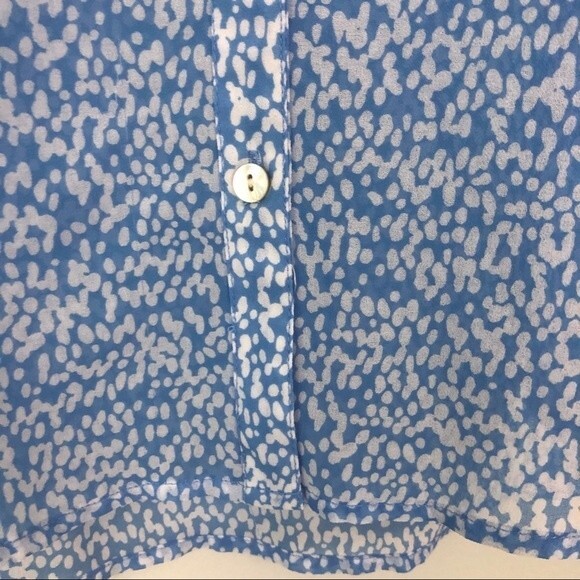 Chico’s Dotted Button-Up Blouse Size Medium - Picture 7 of 11